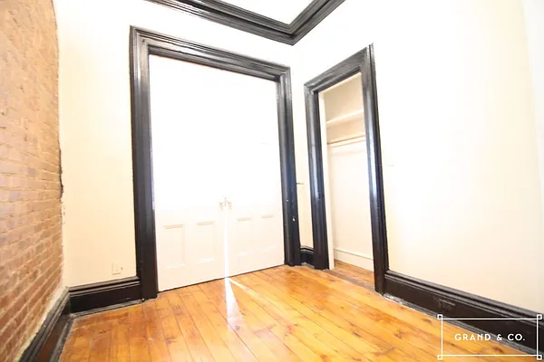 Rented by Grand & Co. | media 24