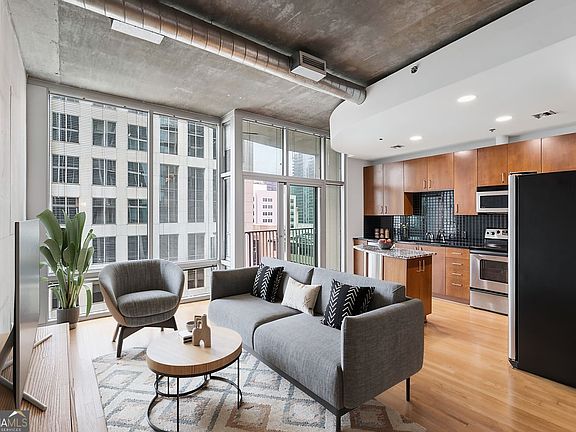 3rd image of 943 Peachtree St NE Unit 707