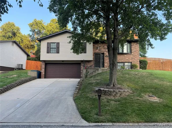1326 Apollo Dr, Arnold, MO 63010