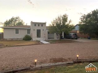 405 Park Dr, Holcomb, KS 67851