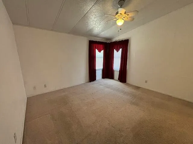 58 Valencia Rd — Photo 15