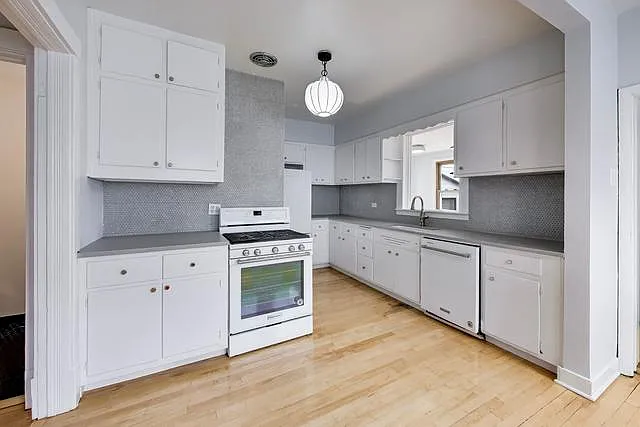 4219 N Albany Ave #2 — Photo 7