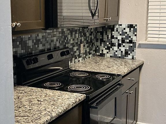 3rd image of 5414 Reiger Ave #13
