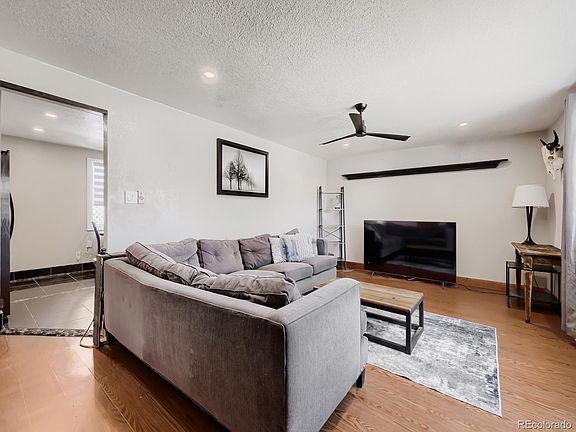 3rd image of 9169 Hunter Street