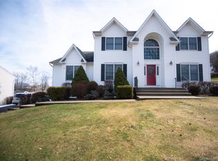 17 Oakley Boulevard, Garnerville, NY 10923