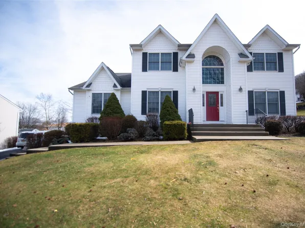 17 Oakley Boulevard, Garnerville, NY 10923