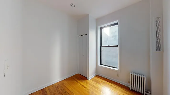 Rented by Bond New York | media 29