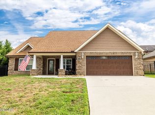 1134 Mercer Dr, Maryville, TN 37801