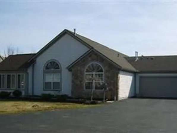 576 Crossings Cir, Tallmadge, OH 44278