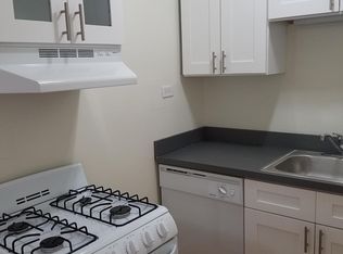 909 W George St, Chicago, IL 60657