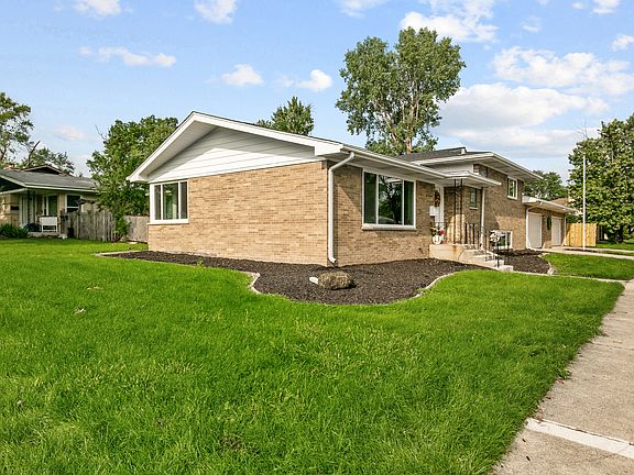 2nd image of 1554 Idlewild Ln