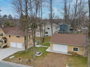 112 W John St, Poynette, WI 53955