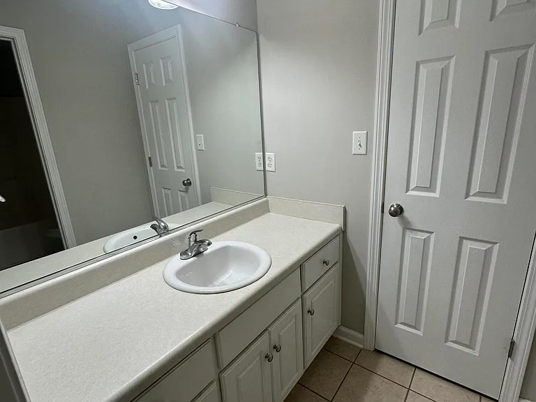 826 Whispering Willow Ct — Photo 9