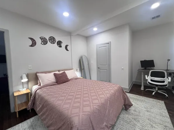 156 Randolph Avenue image 6 of 13