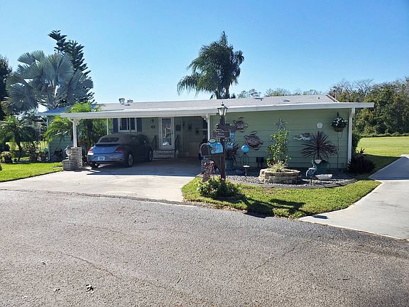 2nd image of 194 Fairway Cir