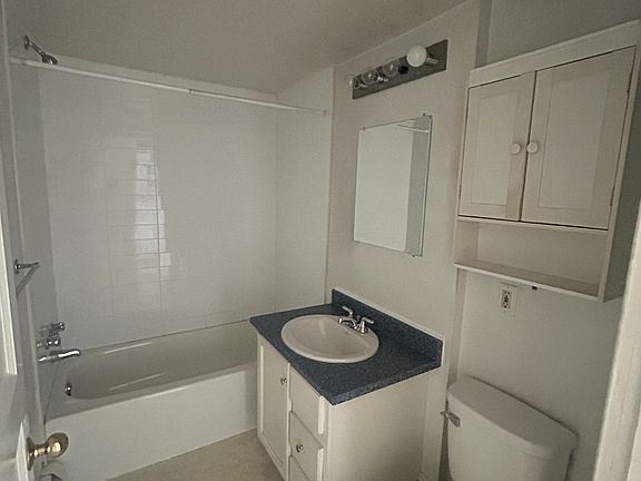4th image of 1058 Tower Rd House 3