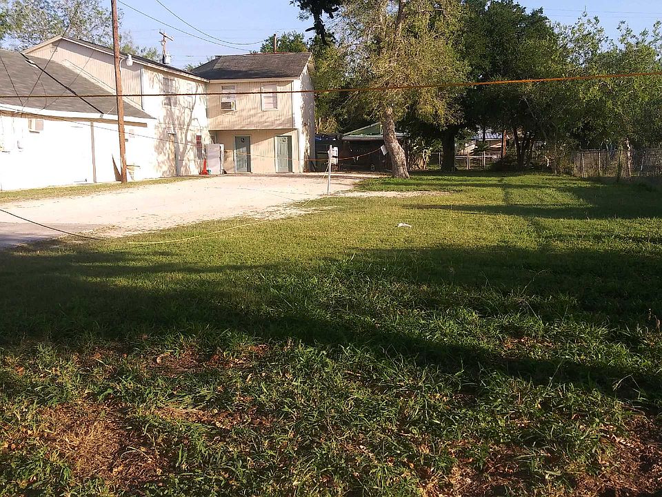 2nd image of 471 Julian St