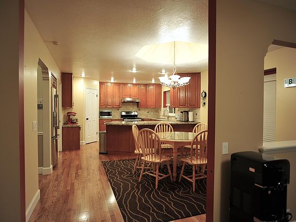 3rd image of 6943 S Hollow Ridge Rd