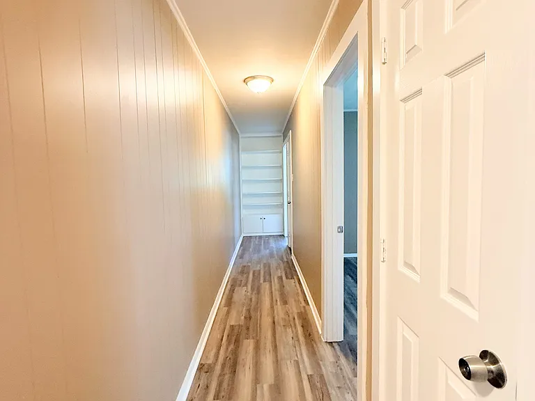 1336 Crestview Dr — Photo 9