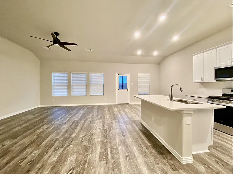 1804 Berry Ridge Trl — Photo 7