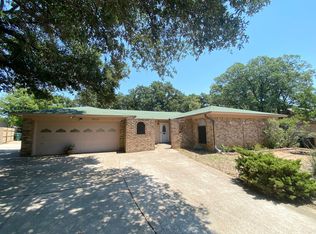 2913 Jason Ct, Fort Worth, TX 76112