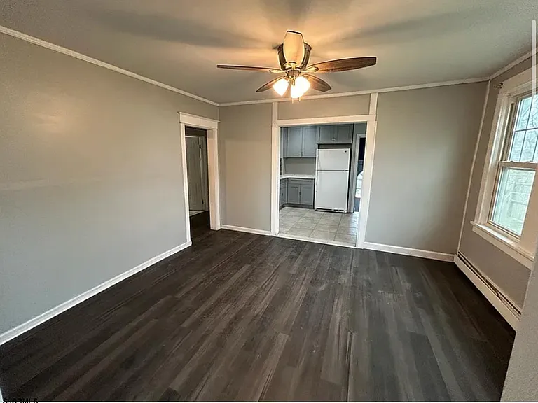 1405 Langston Ave — Photo 3