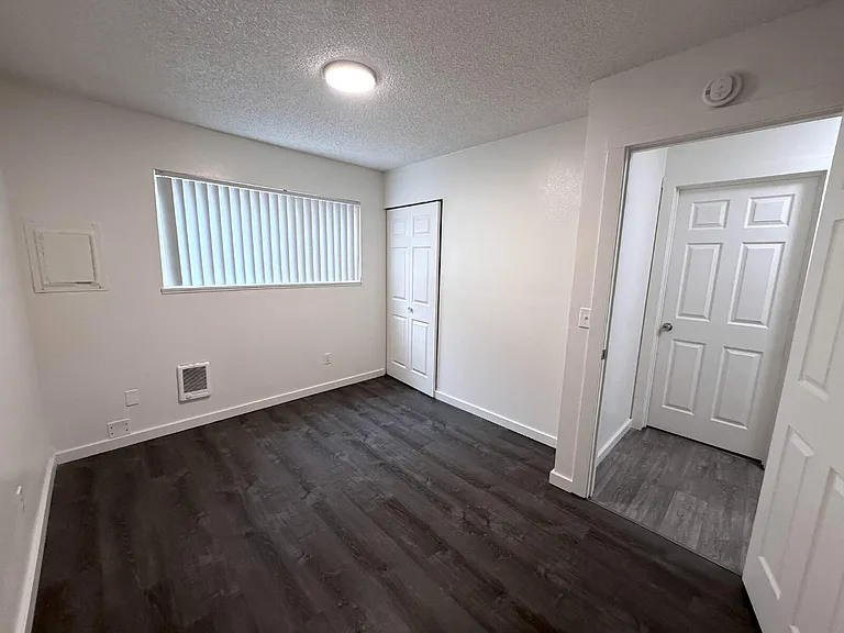 3153 SW Dolph Ct #13 — Photo 6