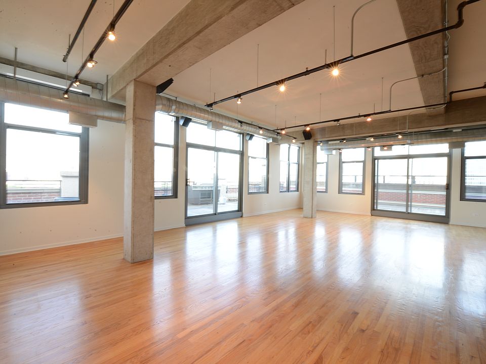 1st image of 900 N Kingsbury St APT 1078