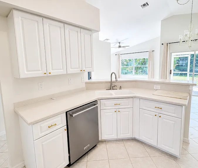 12857 Dresden Ct — Photo 7