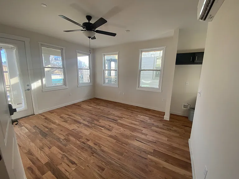 107 Saffarans Ave — Photo 6