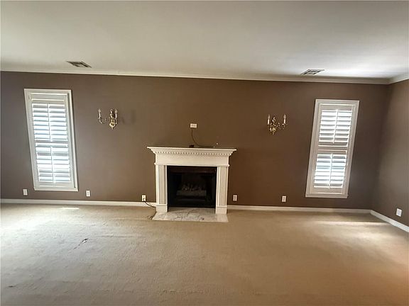 2nd image of 706 W 1st St