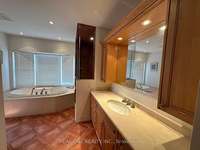 3944 Glamis Ct — Photo 17