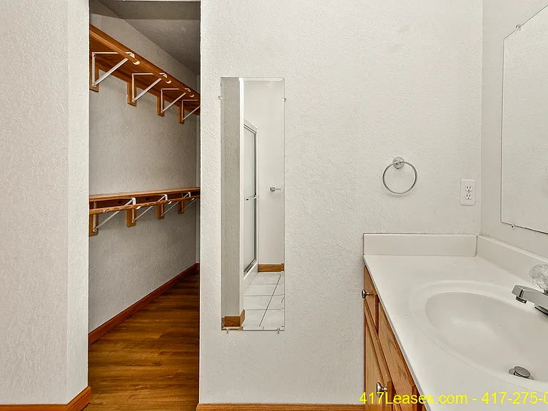1261 E Lakewood St — Photo 24