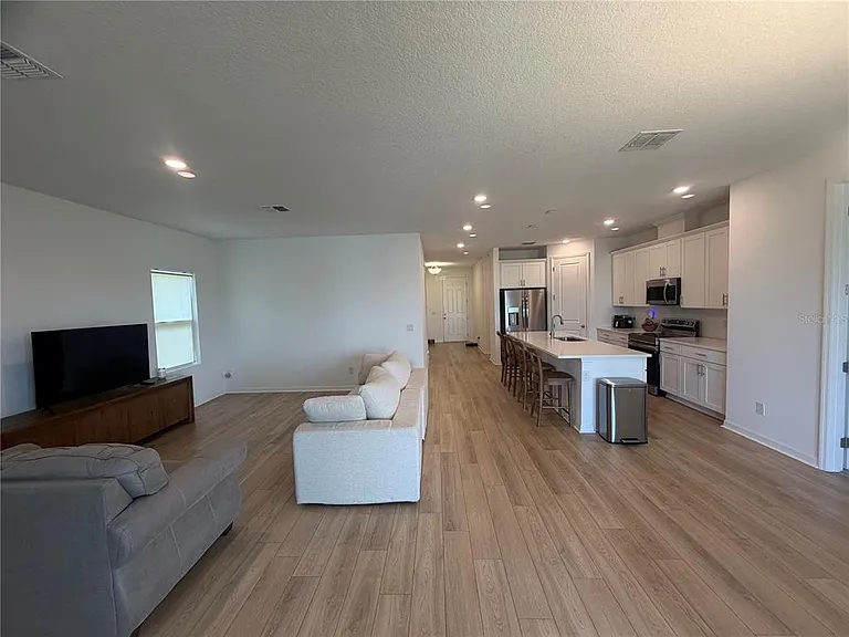453 Archway Pl — Photo 5