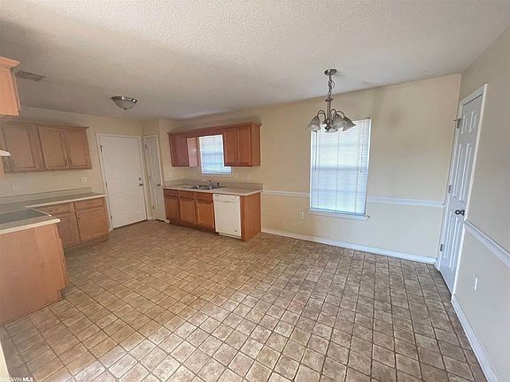4th image of 23585 Arbor Creek Dr