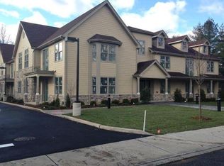40 Russell Ave APT 104, Old Tappan, NJ 07675