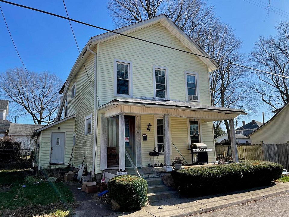 2nd image of 207 S Walnut St