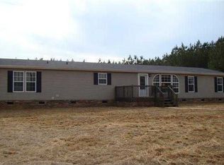 1075 Douglas Rd, Gray Court, SC 29645