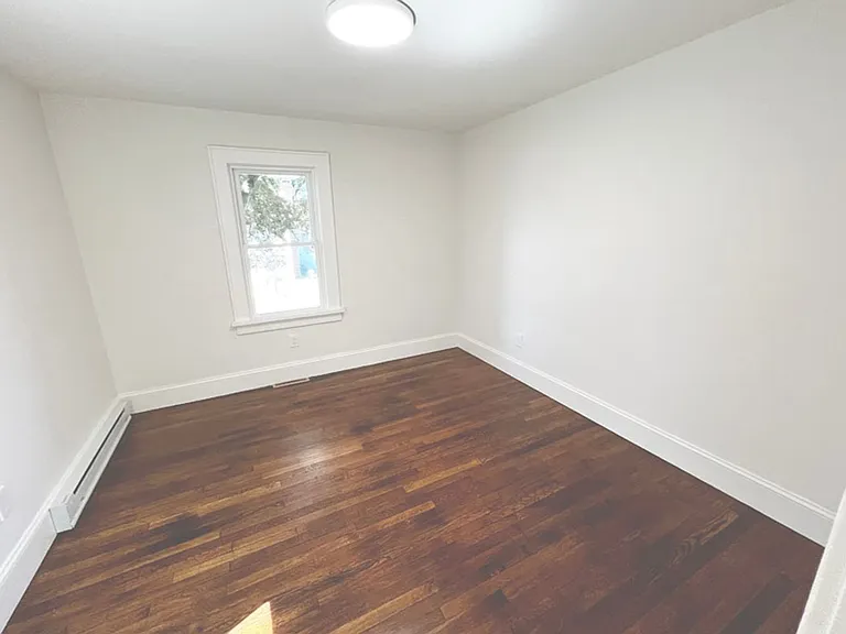 8-15 Gallagher Ln — Photo 8