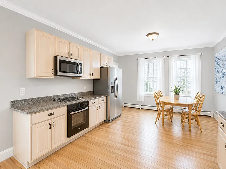 5 Pleasant St — Photo 2