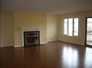 4264 Hatton Point Rd, Portsmouth, VA 23703