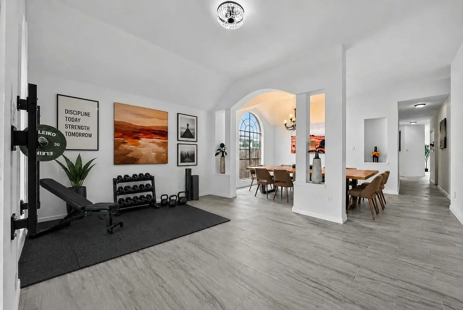 4 bed, 2.5 bath, 2442 sqft, $2,400 — Photo 4