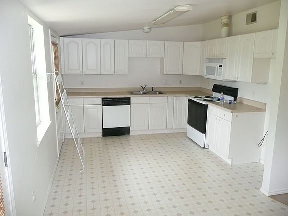 4th image of 902 Piedmont Dr