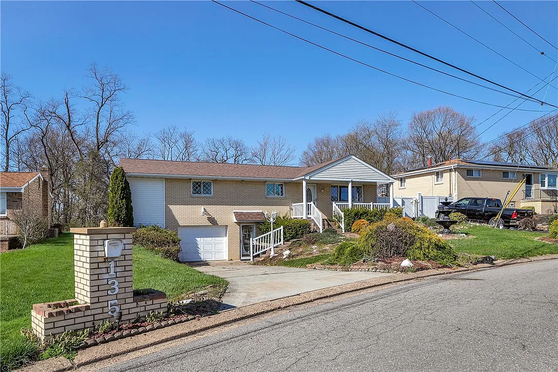 135 William Cir photo 1