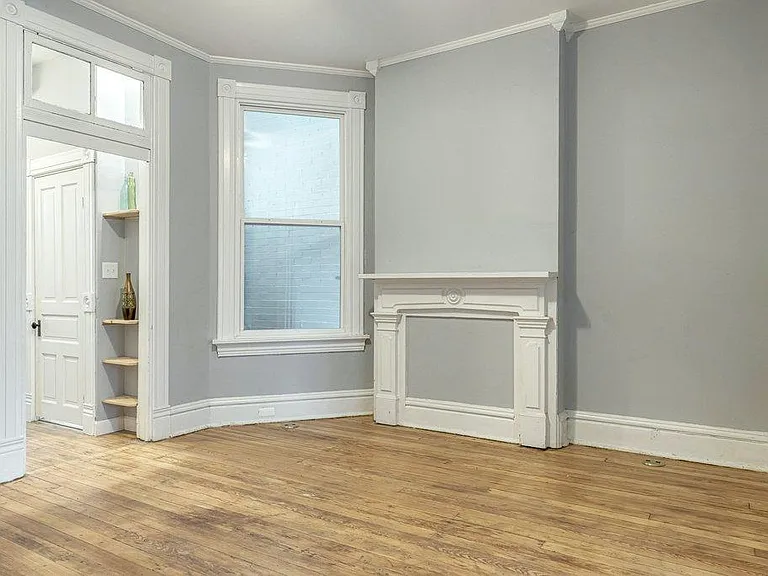 Another angle of the middle room