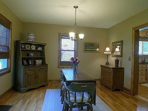 4th image of 311 Losey Blvd S