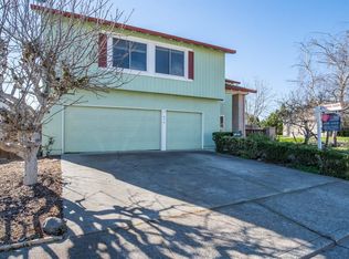 826 McKillop Ct, Petaluma, CA 94954