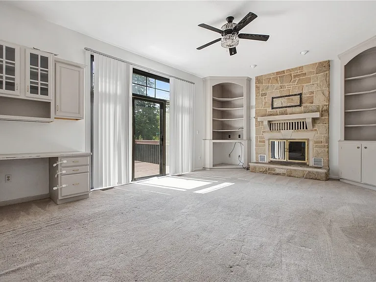 2501 Birchwood Ct — Photo 12
