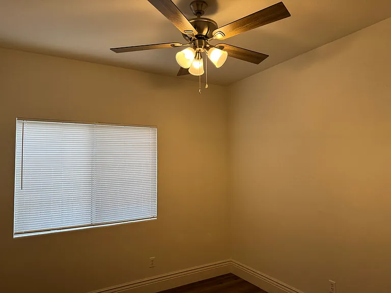 2222 W Vine Ave — Photo 23