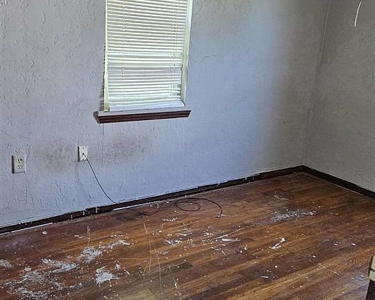 5th image of 2335 SW Tulane Ave